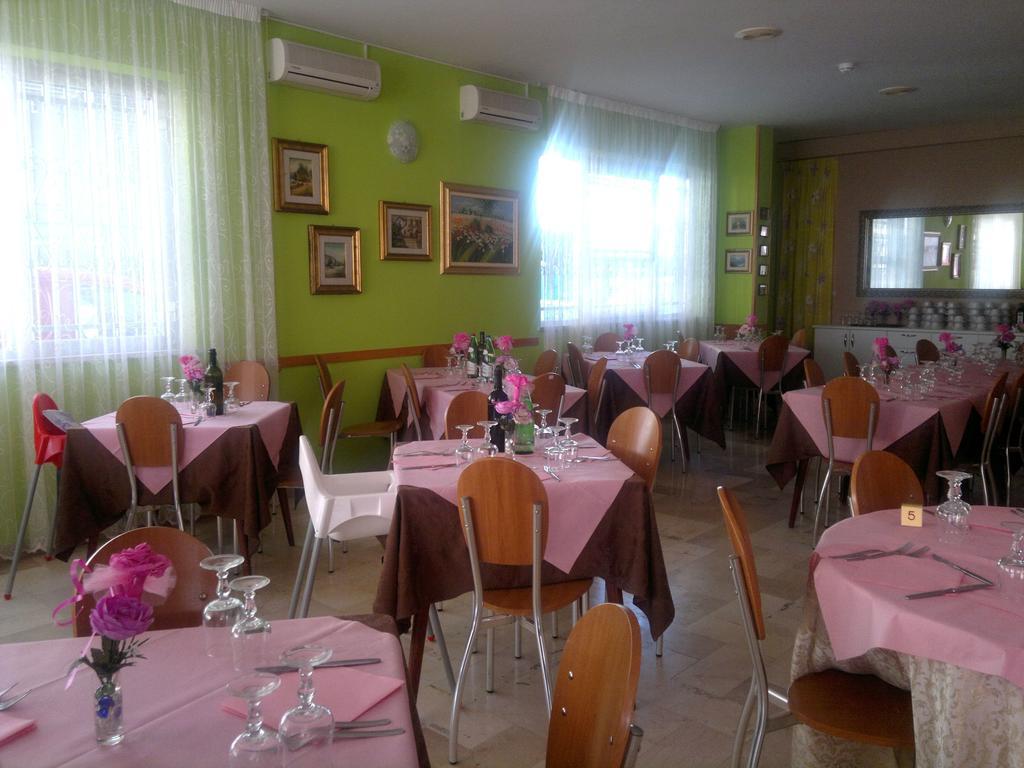 Hotel Simon Rimini Exterior photo