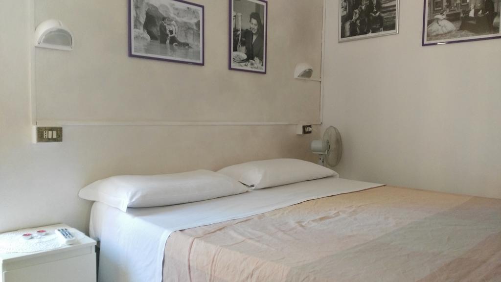 Hotel Simon Rimini Exterior photo