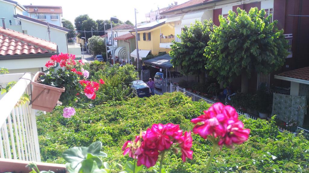 Hotel Simon Rimini Exterior photo