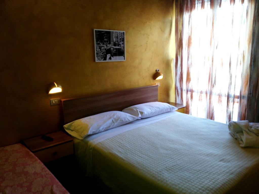 Hotel Simon Rimini Exterior photo