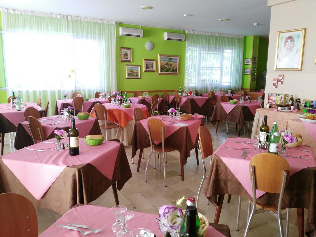 Hotel Simon Rimini Exterior photo