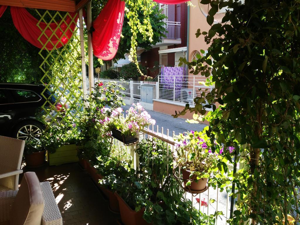 Hotel Simon Rimini Exterior photo
